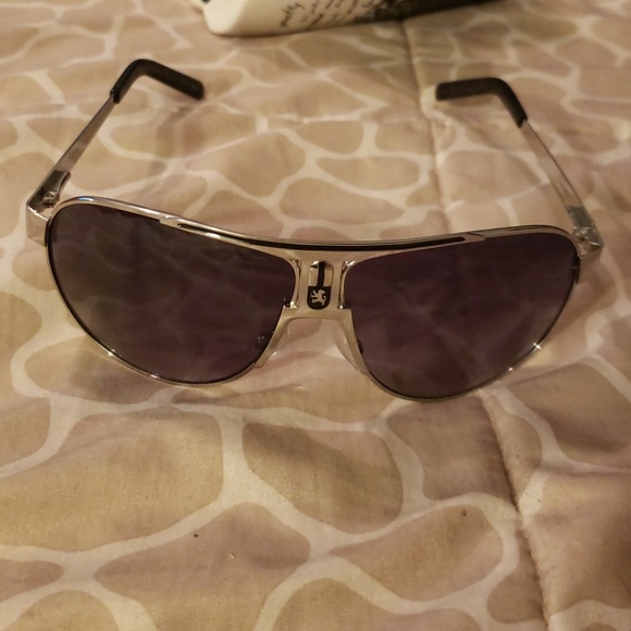Sunglasses - Picture 2 of 8